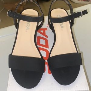 Black Suede Open Toe Kitten Heels 👠 Sz 12 (Kids)
